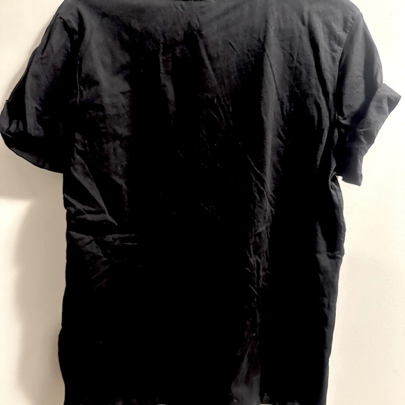 Cute and comfy H&M Divided T-shirt with classic cherub print on front (L) - Picture 3 of 3